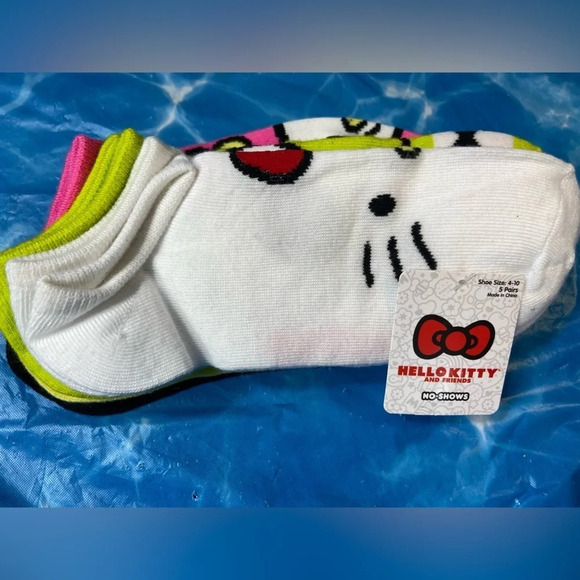 Hello Kitty and Friends - 5 Pairs of Socks - Size 4-10 - BNWT 😽 - Picture 4 of 9